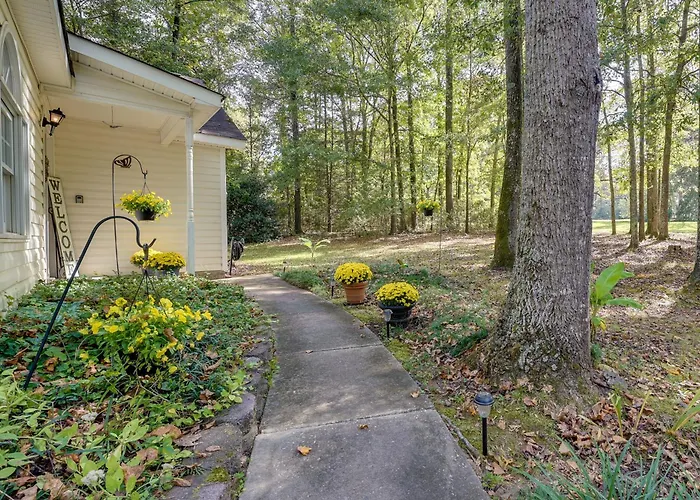 Pet-Friendly Lagrange Vacation Rental W/ Deck!