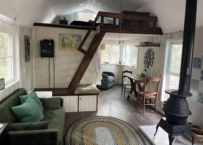 Serene Forest Cabin With Hammock, Loft & Reading Nook In La Grange, Georgia